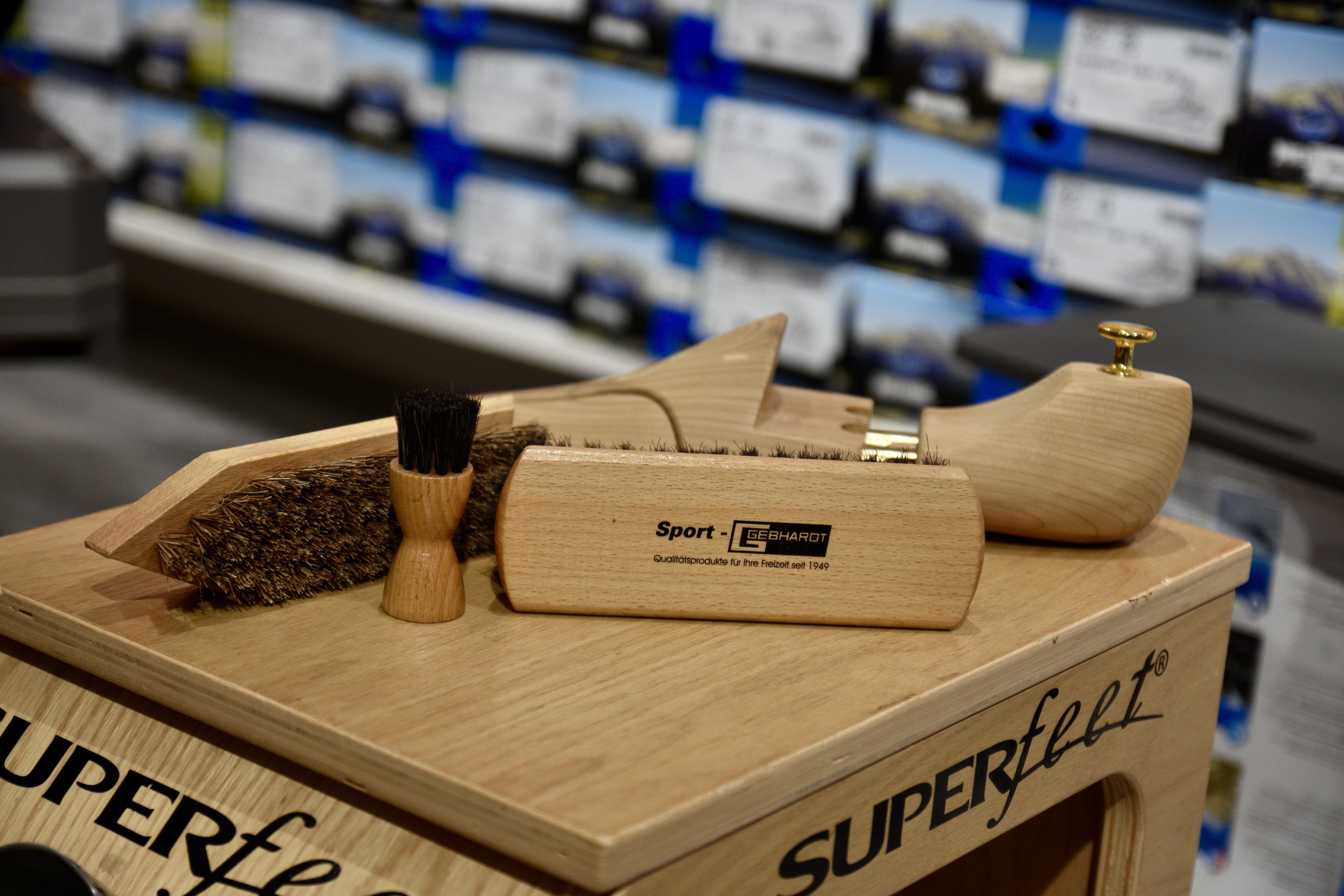 Schuhpflege-Bürsten und Spanner mit Sport-Gebhardt-Logo